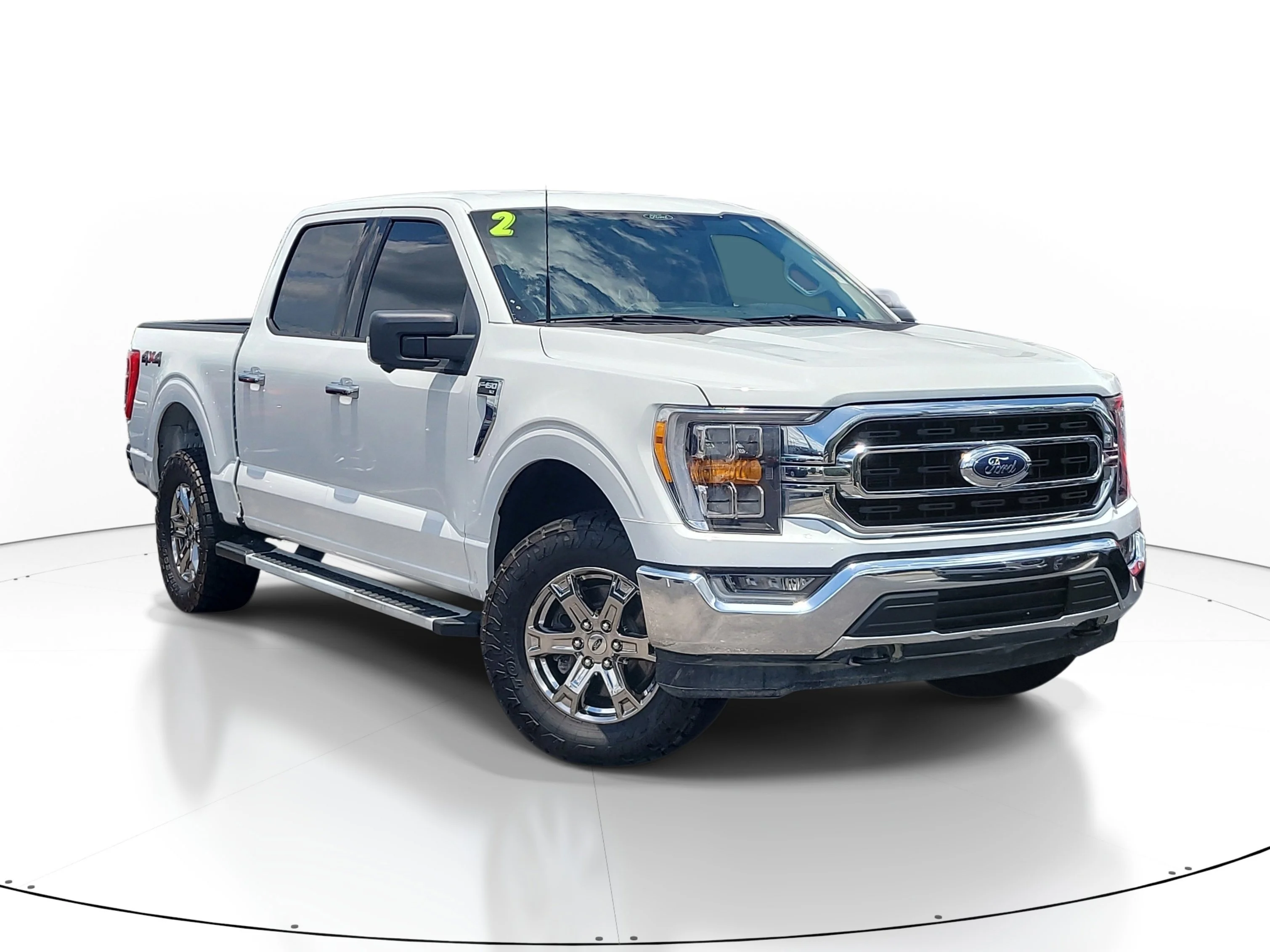 Used 2022 Oxford White Ford XLT image 1