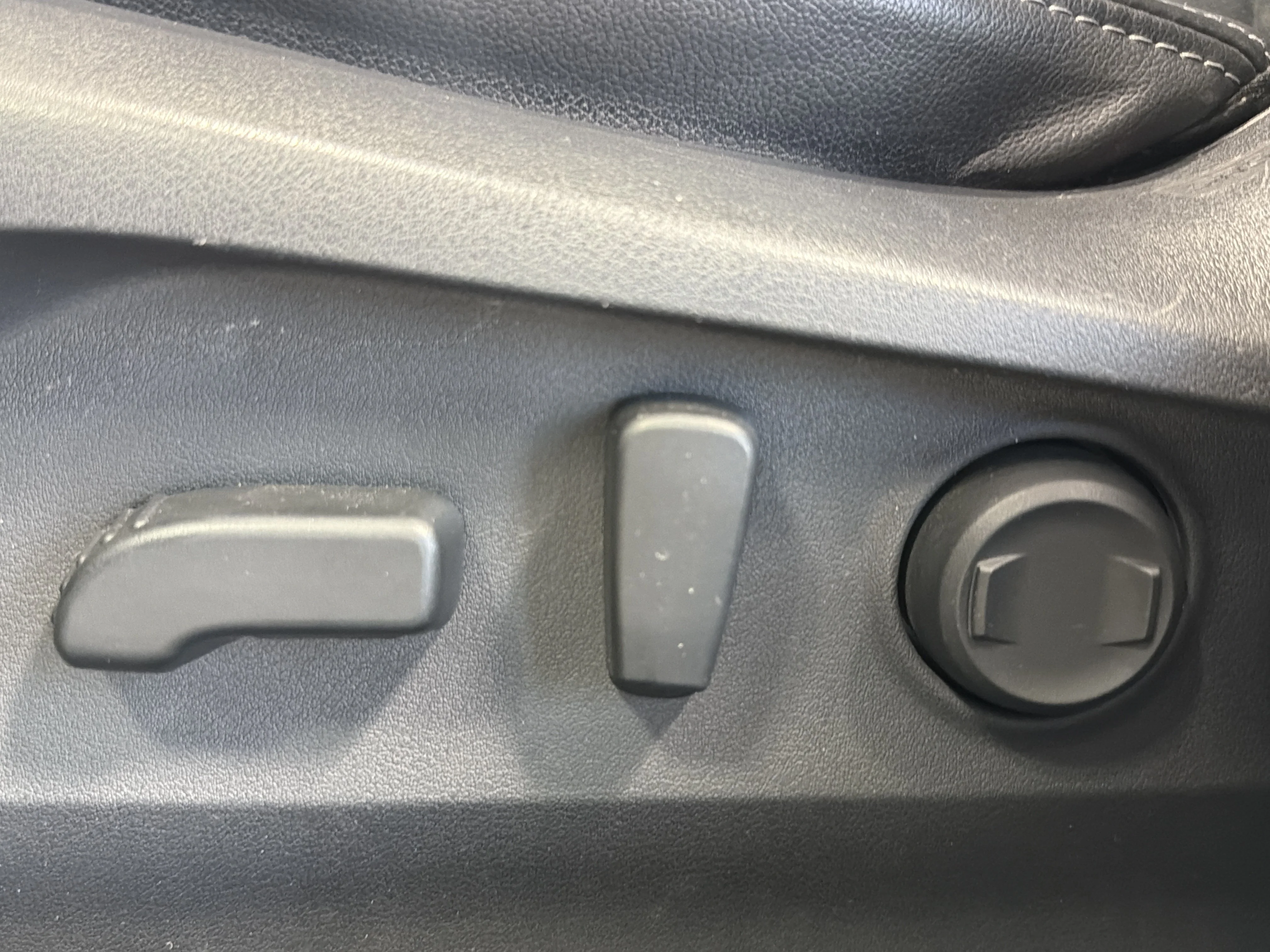 Used 2020 Magnetite Gray Metallic Subaru Limited image 20