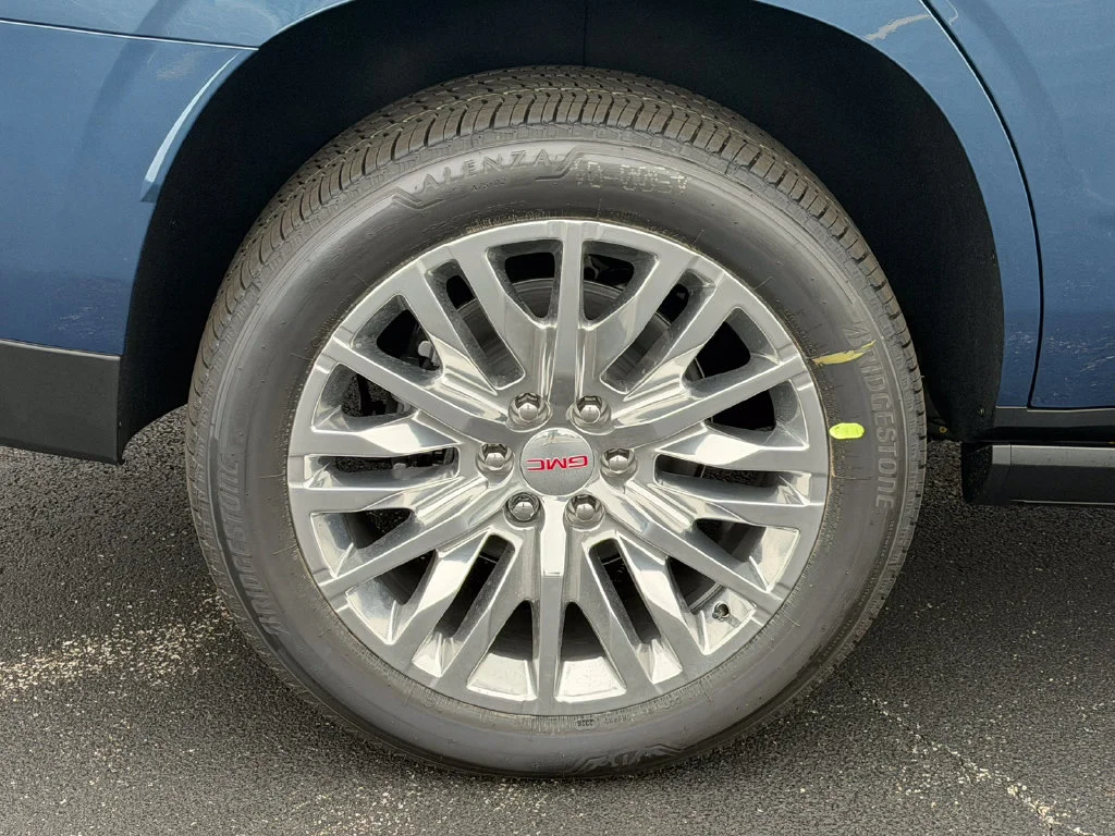 2026 GMC Yukon Denali - Photo 14