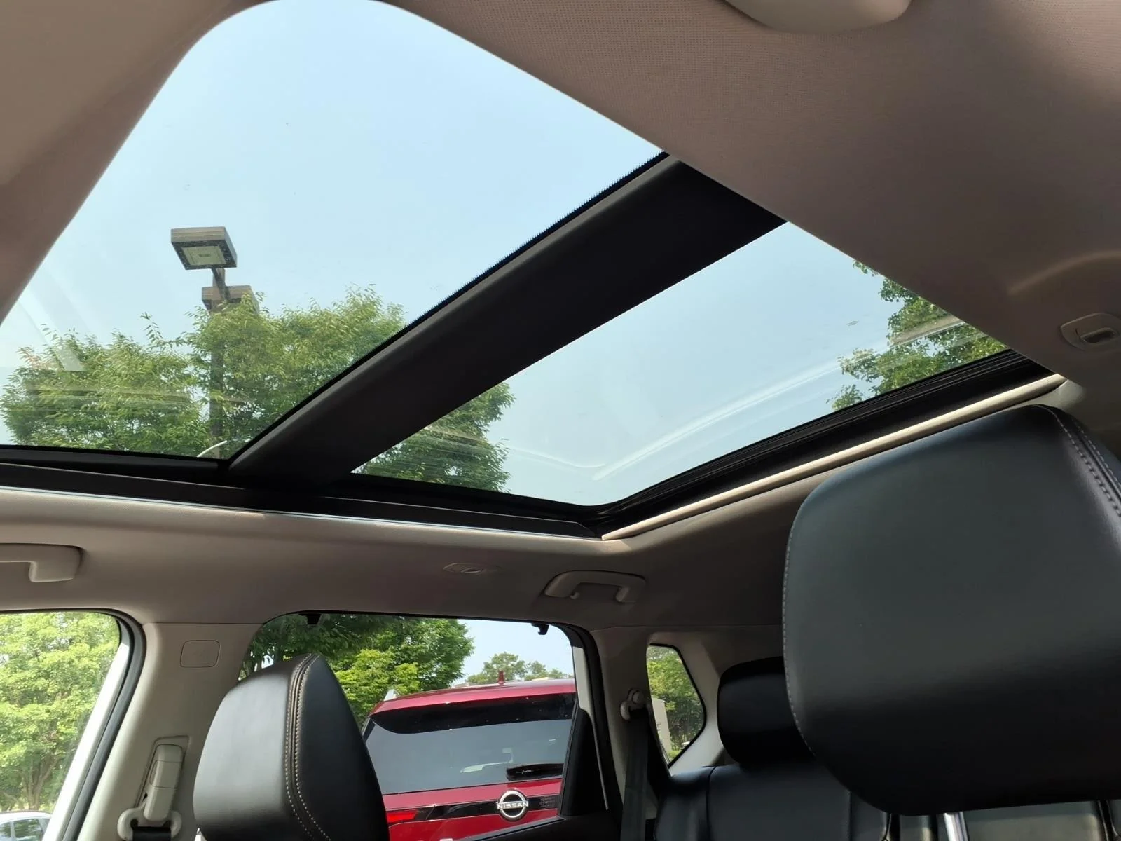 Used 2021 Pearl White Tricoat Nissan Platinum image 25