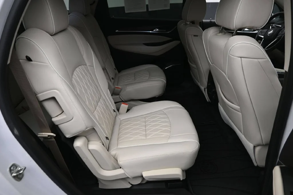 Used 2023 White Buick Avenir image 10