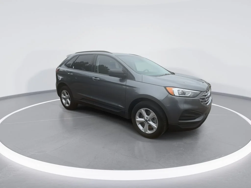 Used 2022 Gray Ford SE image 2