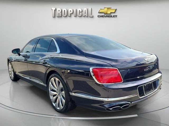 Used 2021 Blue Bentley V8 image 7