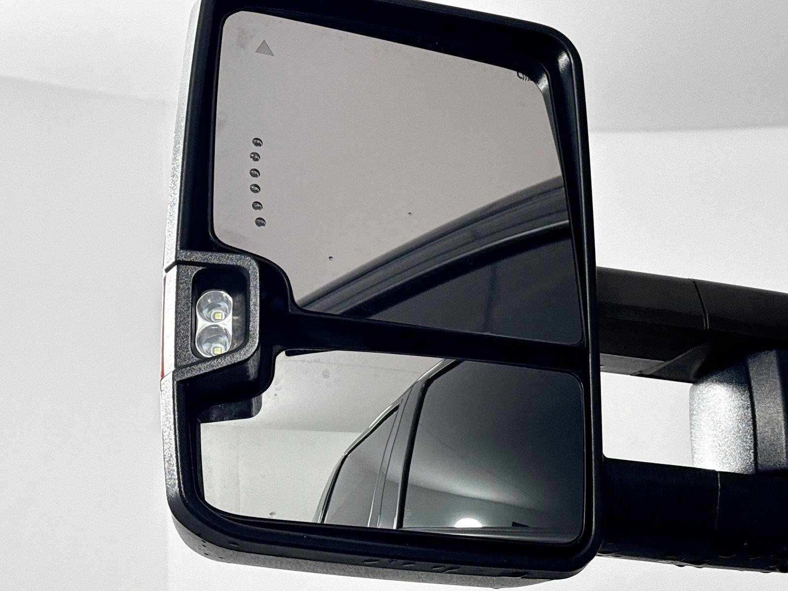 Used 2020 Midnight Black Metallic Toyota SR5 image 5