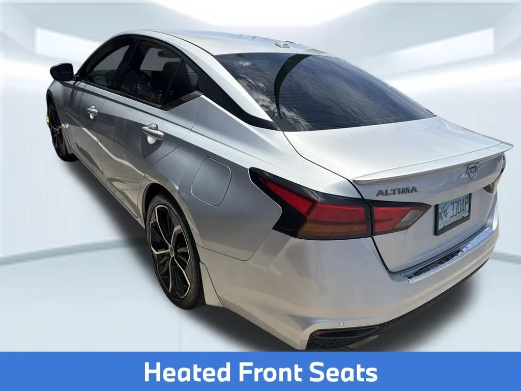 Used 2023 Silver Nissan 2.5 SR image 9