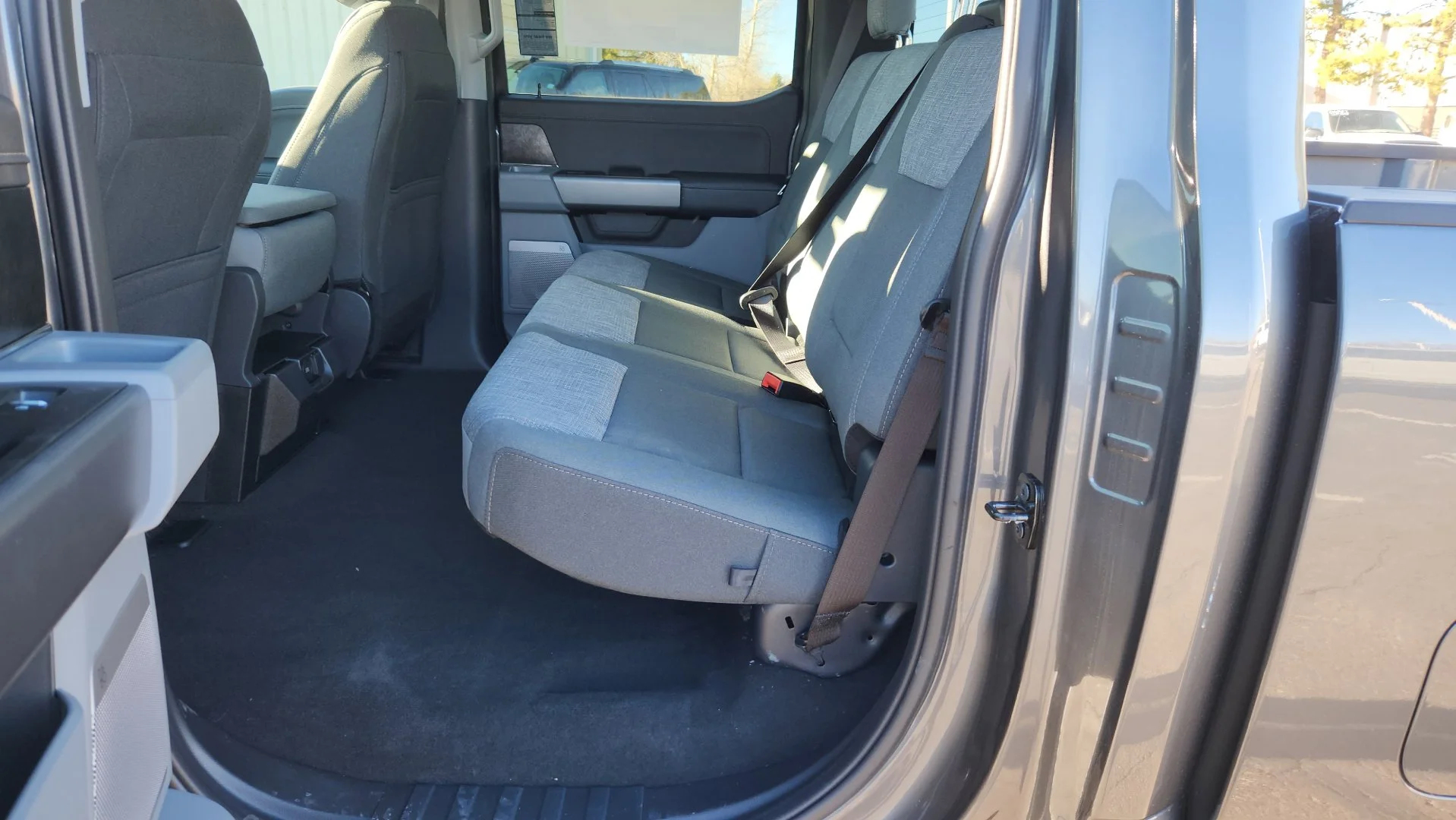 New 2026 Carbonized Gray Metallic Ford XLT image 26