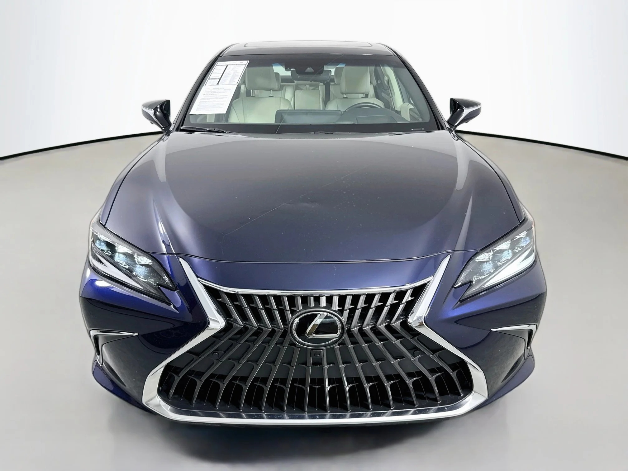 Certified Used 2025 Mica Lexus 300h Ultra Luxury image 2