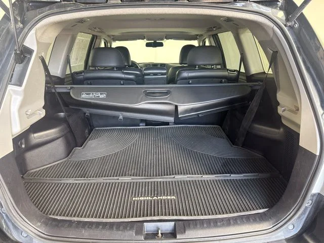 Used 2013 Black Toyota Limited image 21