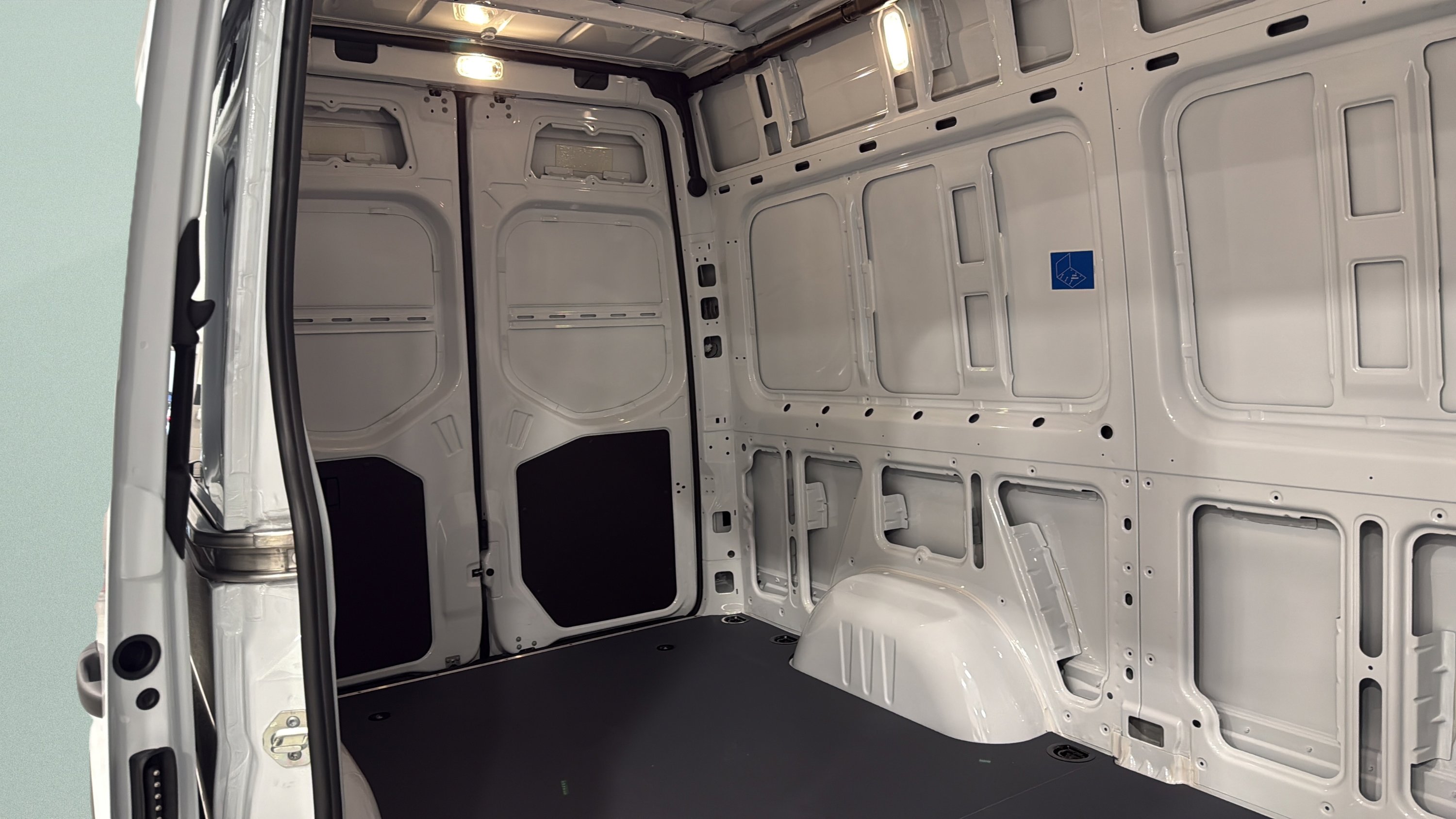 New 2026 Arctic White Mercedes-Benz Worker image 13