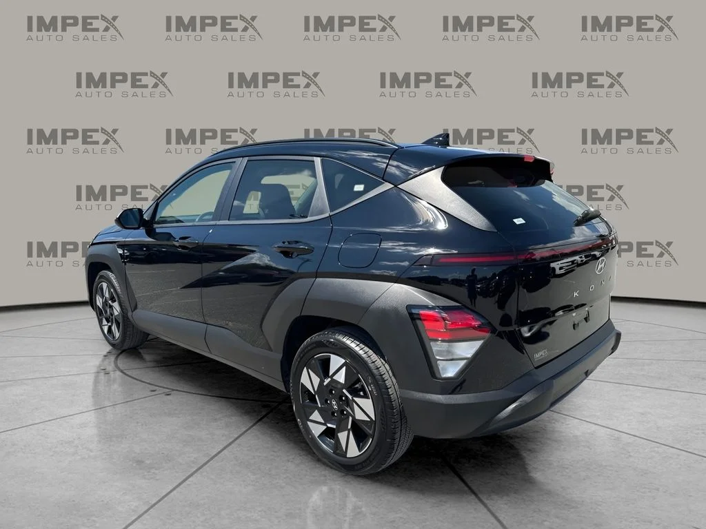 Used 2025 Black Hyundai SEL image 3