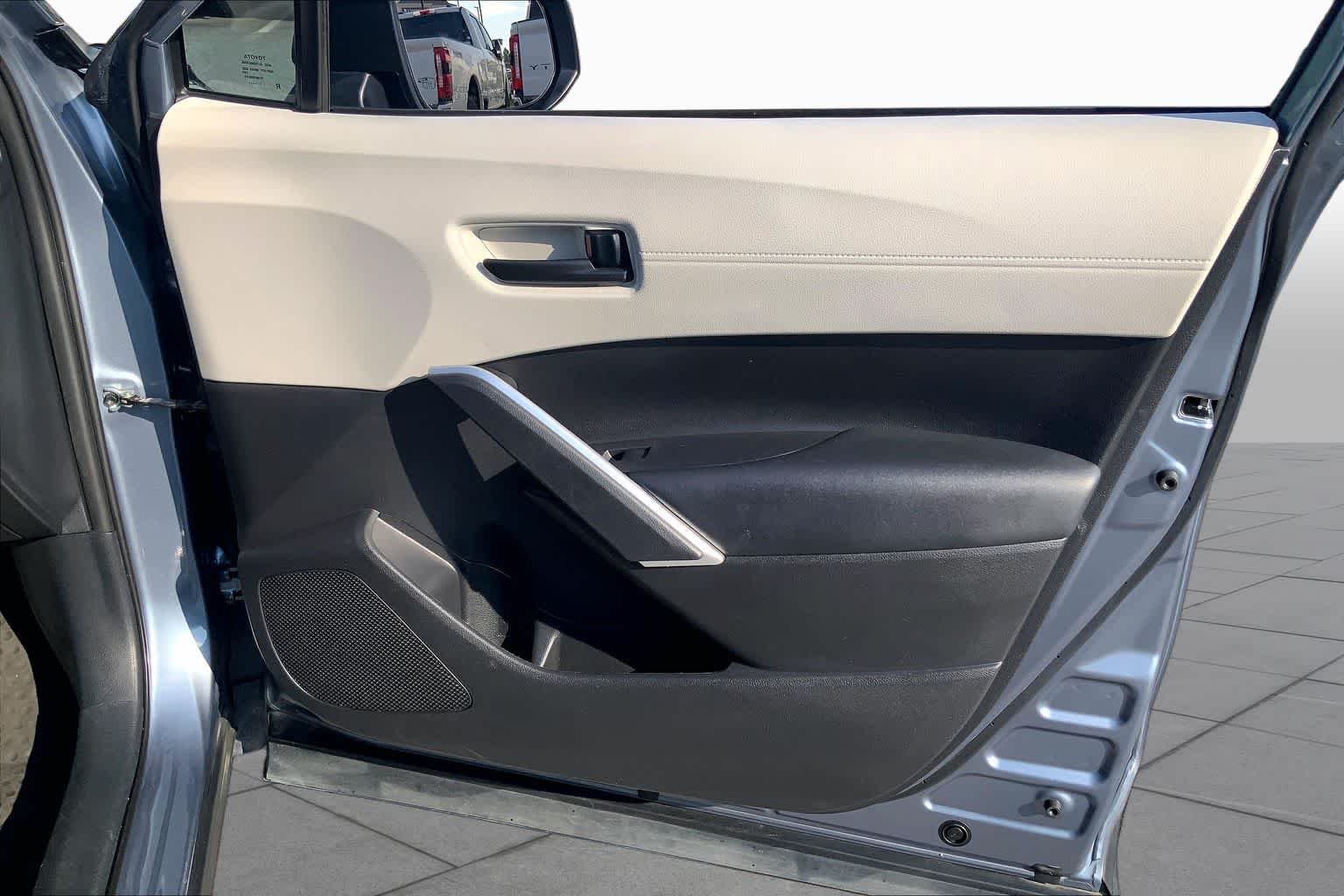 Used 2024 Celestite Toyota L image 22