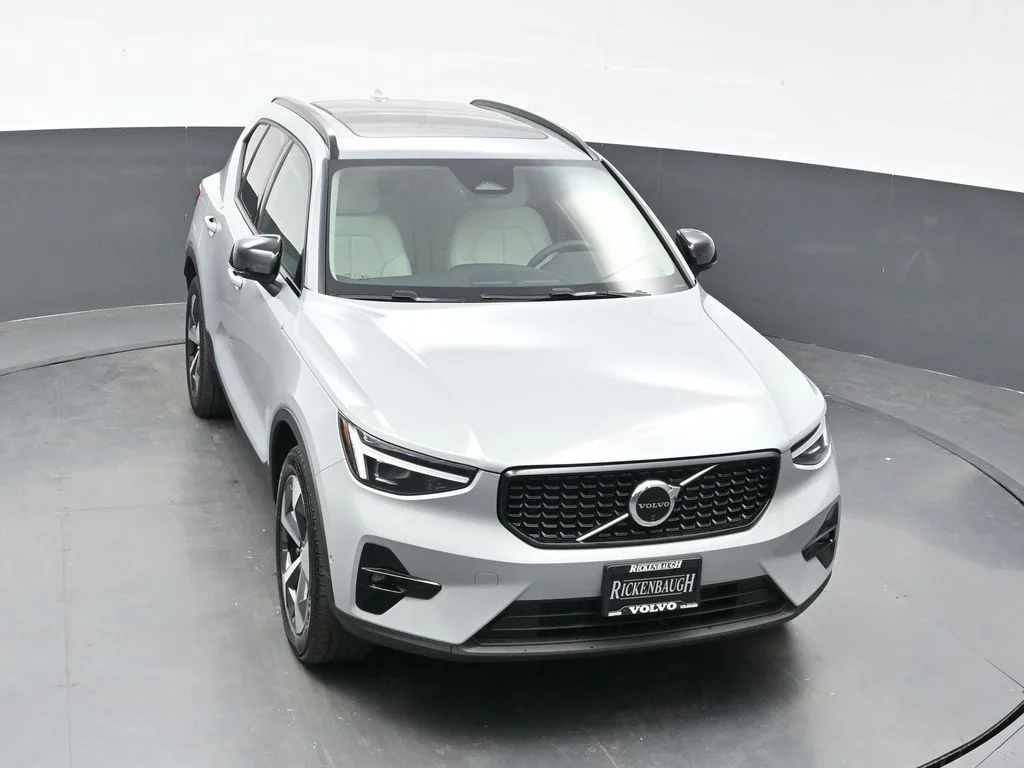 Used 2026 Vapour Grey Volvo Plus image 30