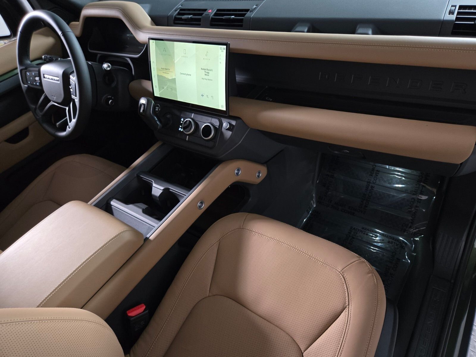 New 2026 Woolstone Green Land Rover X-Dynamic SE image 19