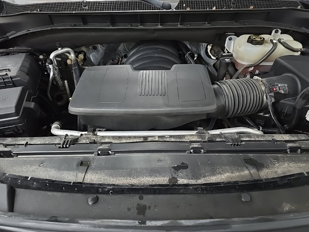 Used 2021 Black Chevrolet Z71 image 16