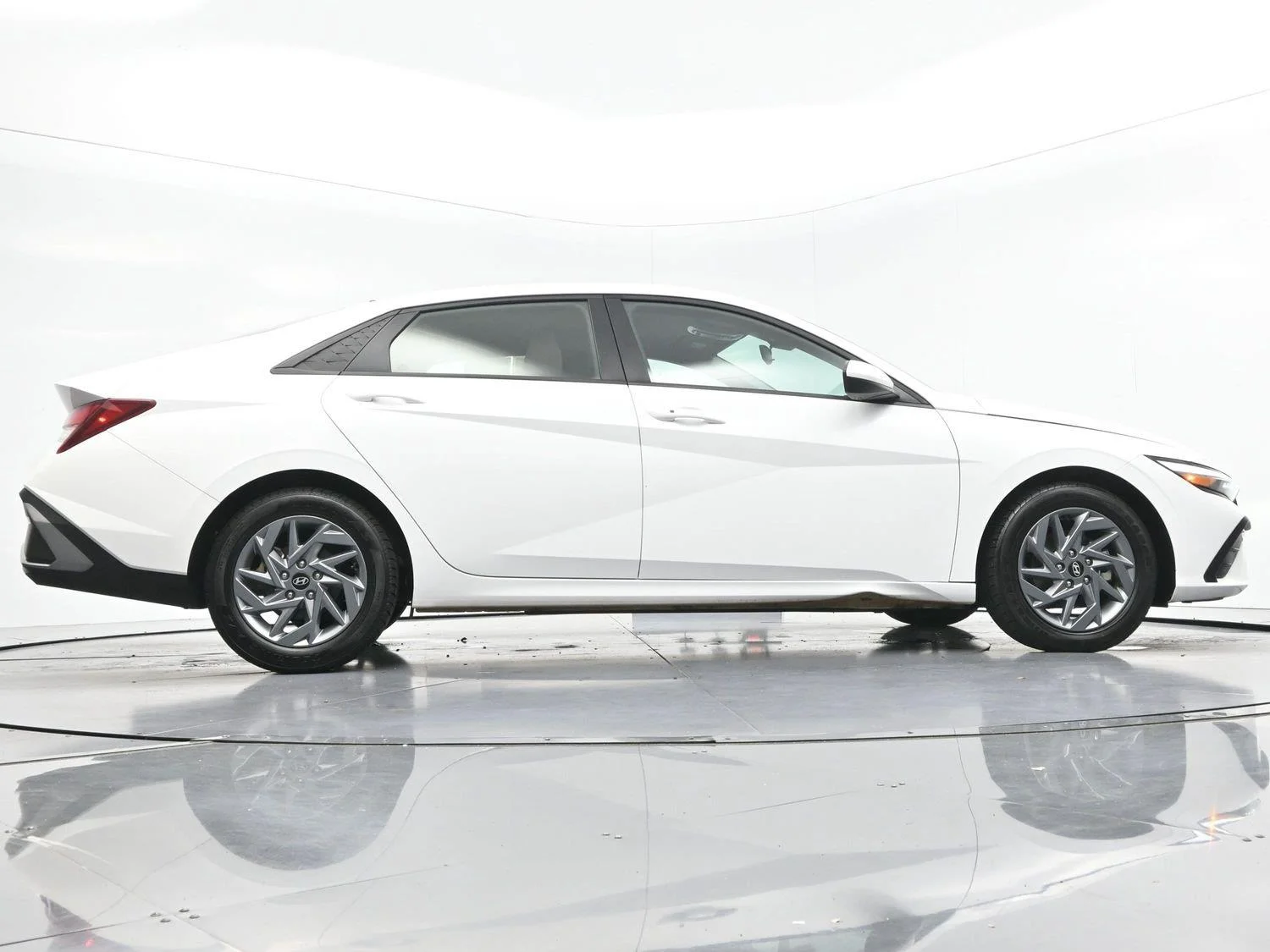 Used 2024 Serenity White Hyundai SEL image 49