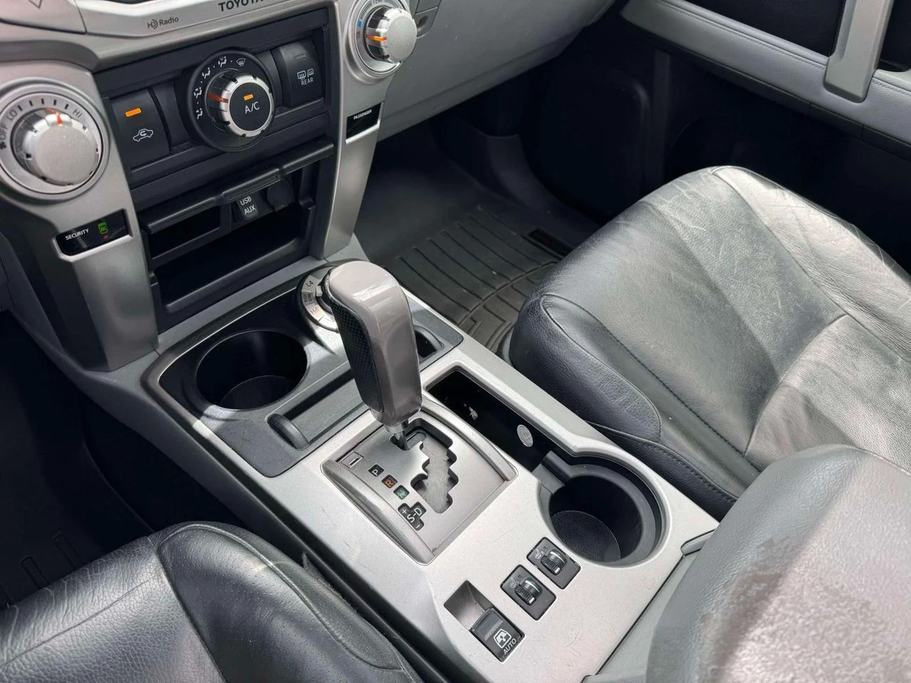 Used 2013 Blizzard Pearl Toyota SR5 image 34