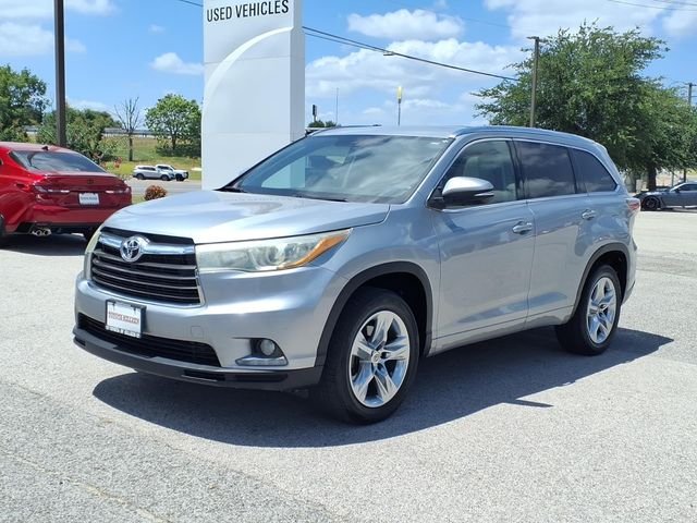 Used 2015 Silver Toyota Limited image 3