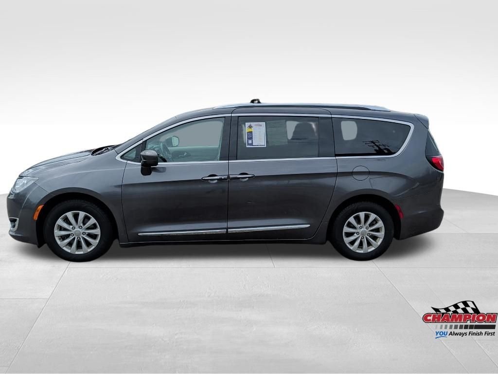 Used 2018 Chrysler Pacifica Touring L with VIN 2C4RC1BG0JR127398 for sale in Lansing, MI