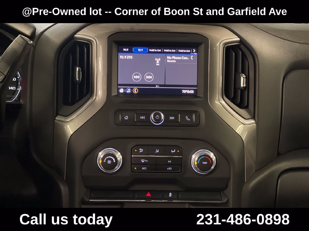 Used 2020 White GMC Base image 19