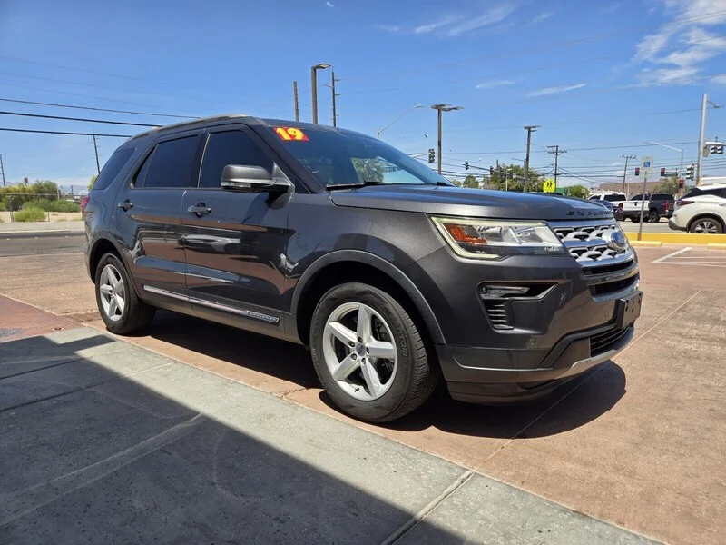 Used 2019 MAGNETIC METALL Ford XLT image 4