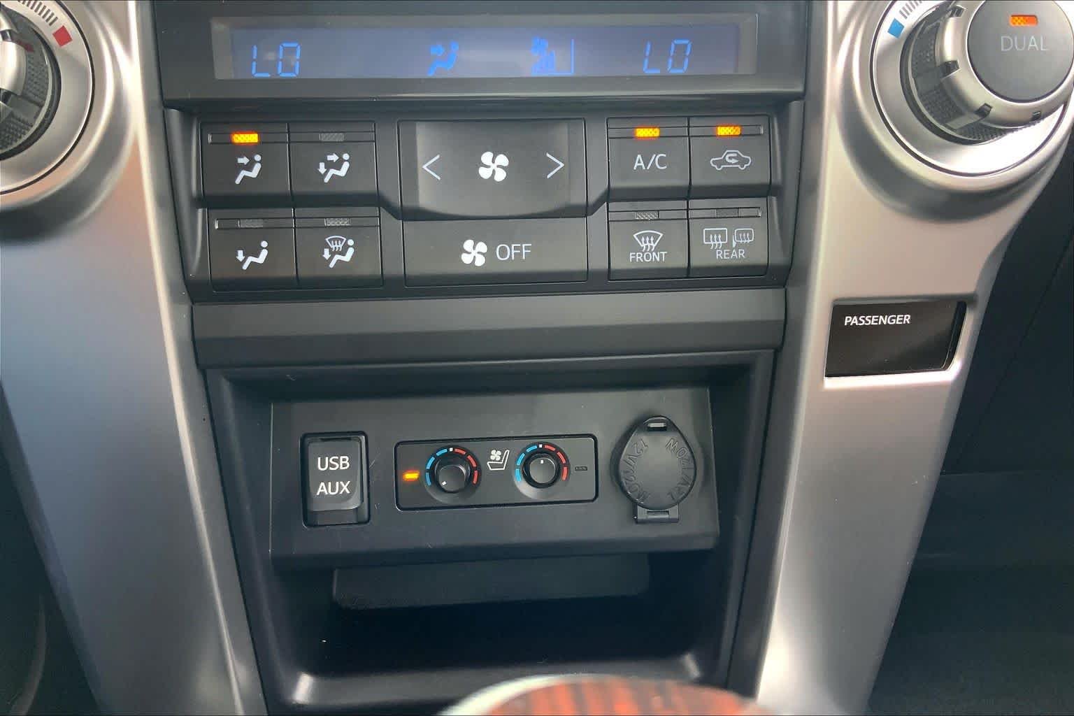 Used 2018 Blizzard Pearl Toyota Limited image 32