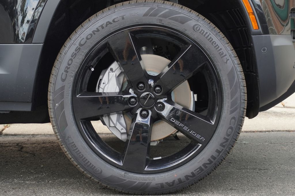 New 2026 Santorini Black Land Rover S image 8