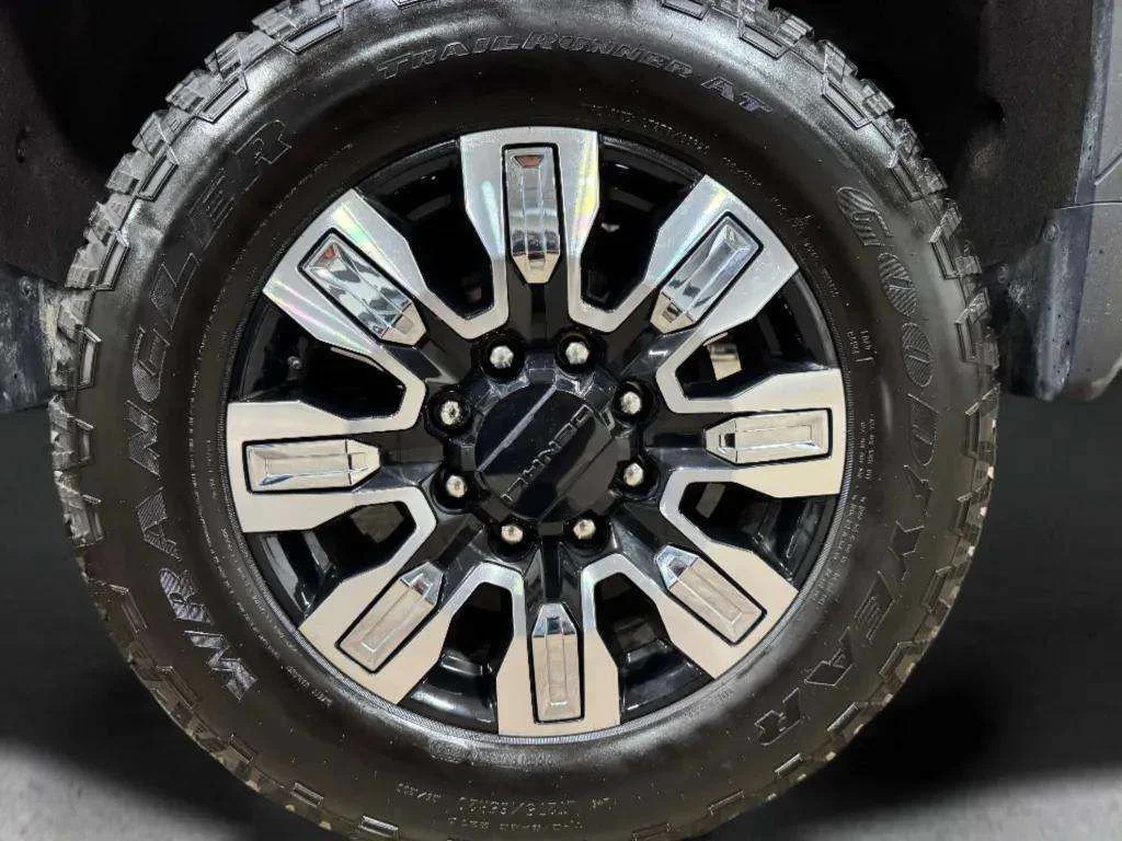Certified Used 2024 Onyx Black GMC Denali image 31