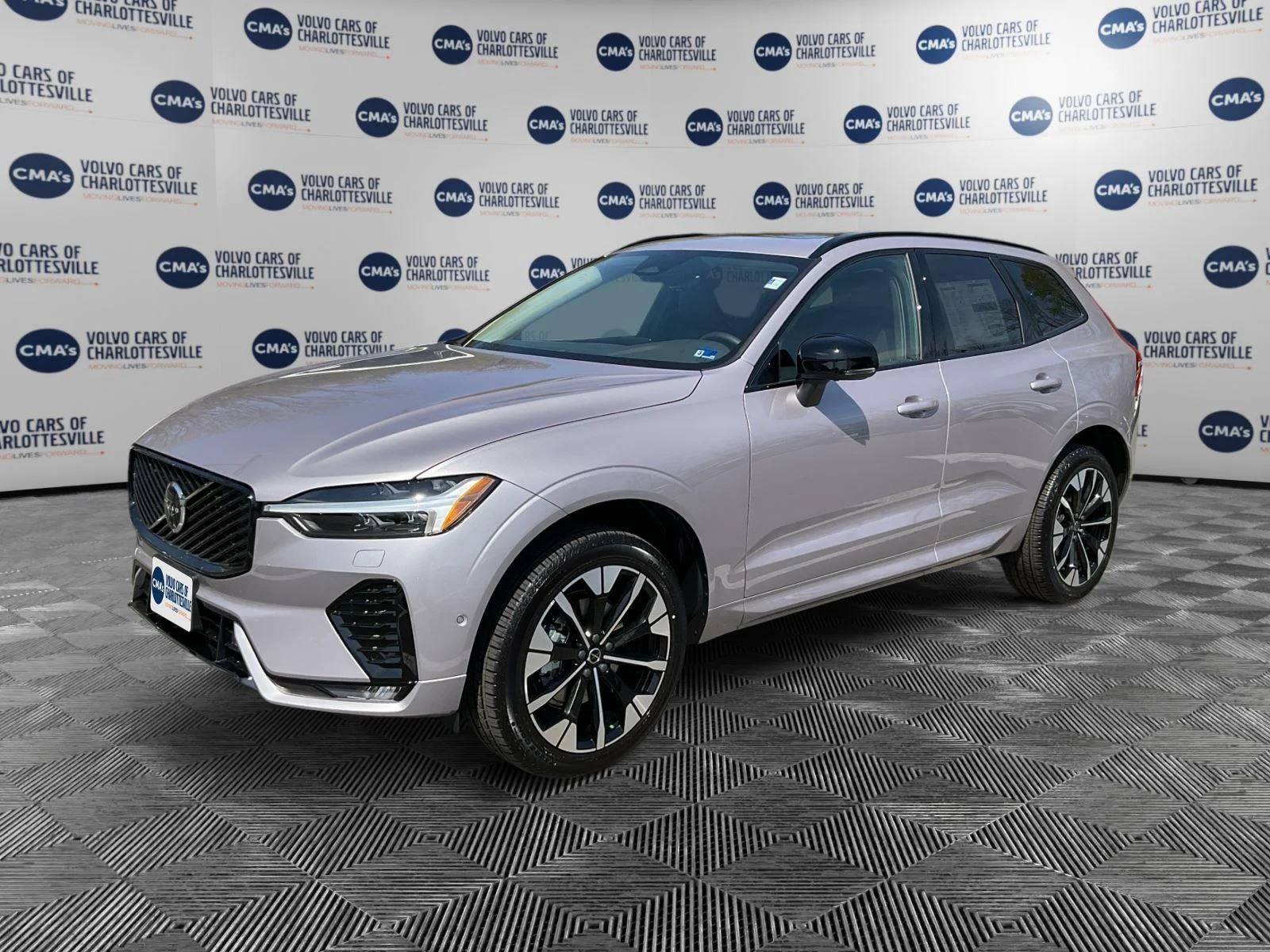2026 Volvo XC60 B5 Plus Dark AWD's photo