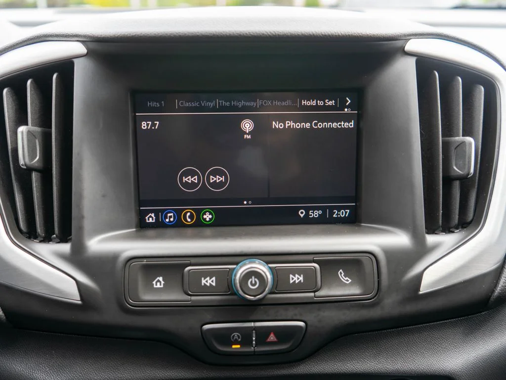 Used 2023 Beige GMC SLE image 21