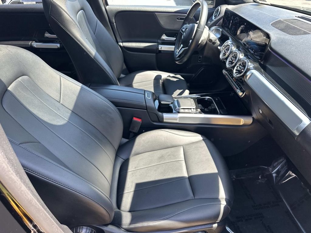 Certified Used 2022  Mercedes-Benz GLB 250 image 11