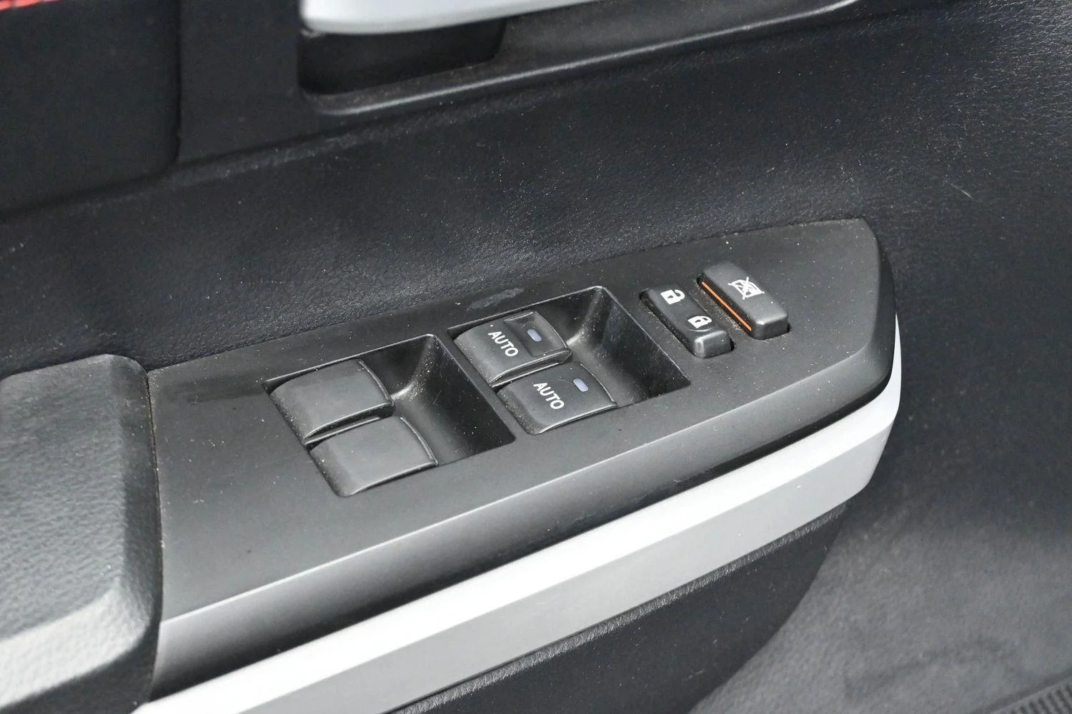 Used 2020 Magnetic Gray Metallic Toyota SR5 image 10