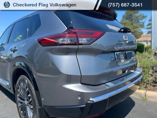 Used 2024 Gun Metallic Nissan Platinum image 9