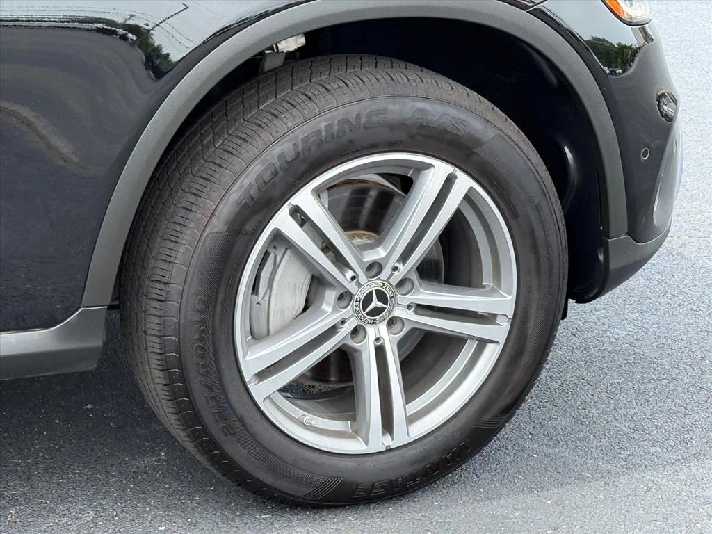 Used 2021 Black Mercedes-Benz GLC 300 image 9