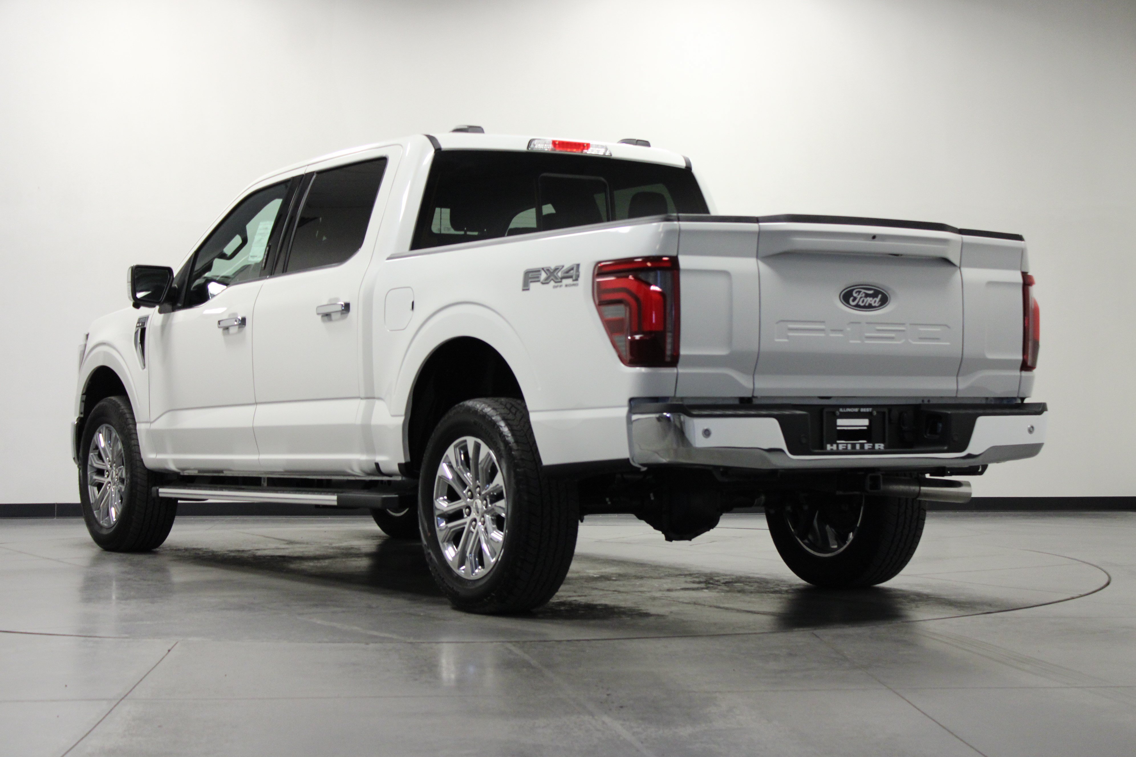New 2026 Star White Metallic Tri-Coat Ford LARIAT image 6