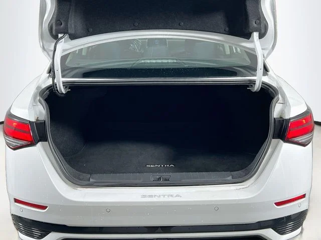 Used 2025 White Nissan SR image 25