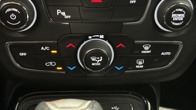 Used 2018 White Clearcoat Jeep Limited image 16
