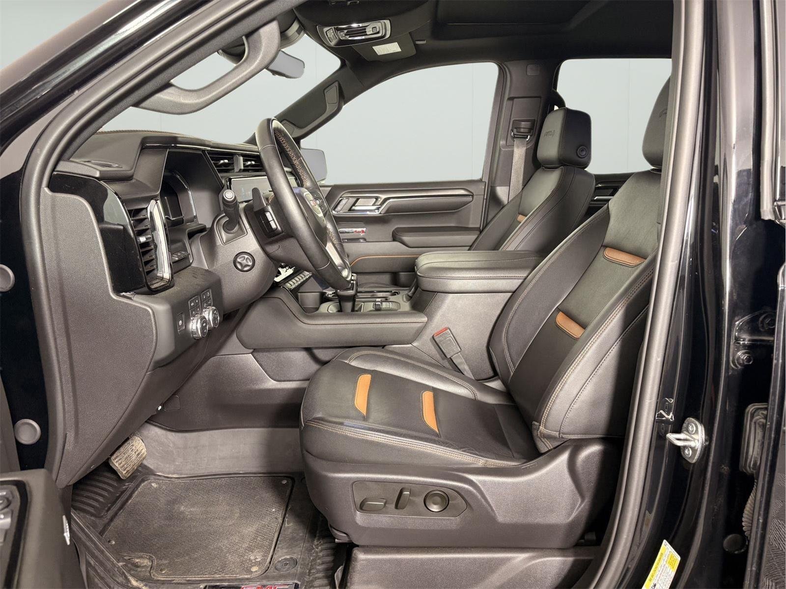 Used 2024 Onyx Black GMC AT4 image 13