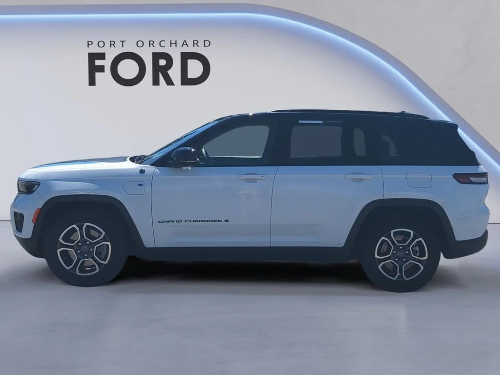 Used 2022 White Jeep Trailhawk 4xe image 3