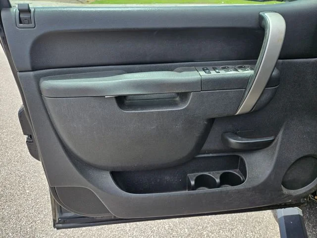 Used 2013 Black GMC SLE image 10