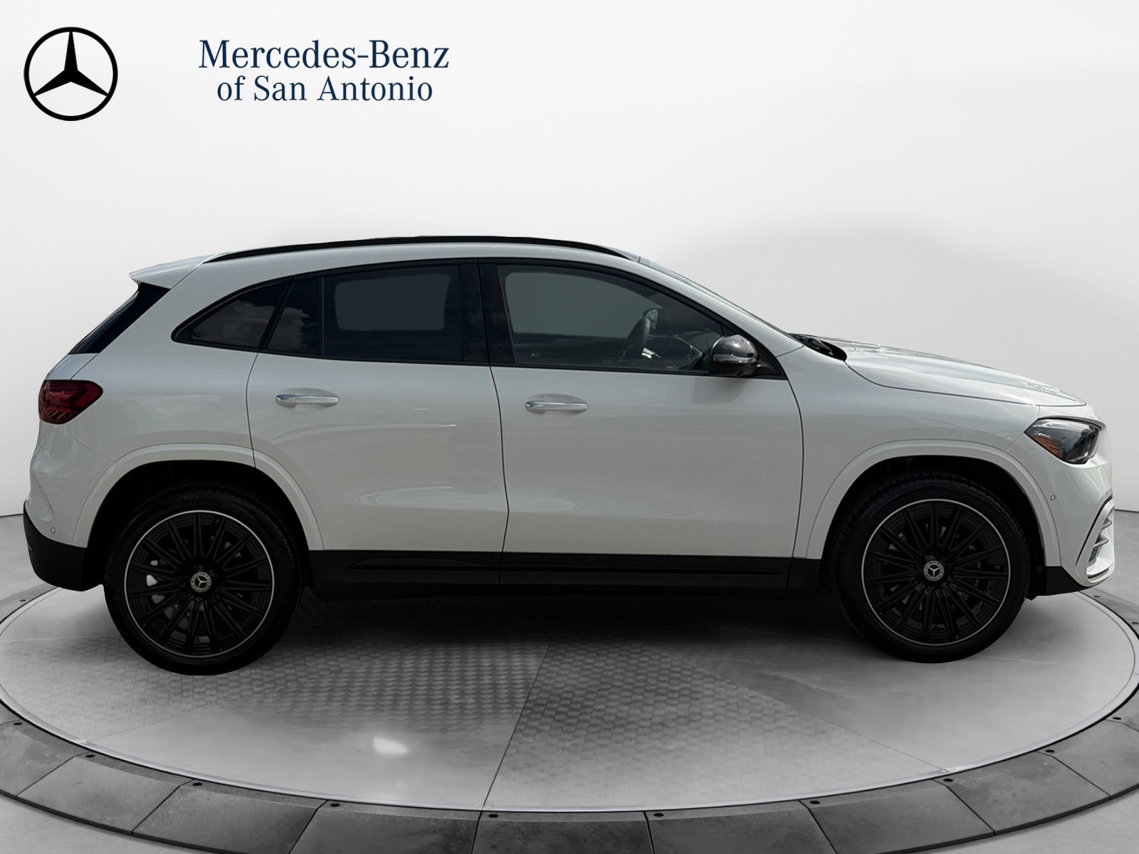 New 2026 Polar White Mercedes-Benz GLA 250 image 8