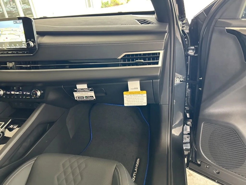 2025 Mitsubishi Outlander Plug-in Hybrid SEL Black Edition - Photo 25
