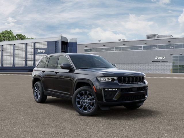 New 2026 Diamond Black Crystal Pearl-Coat Exterior Paint Jeep Limited image 5