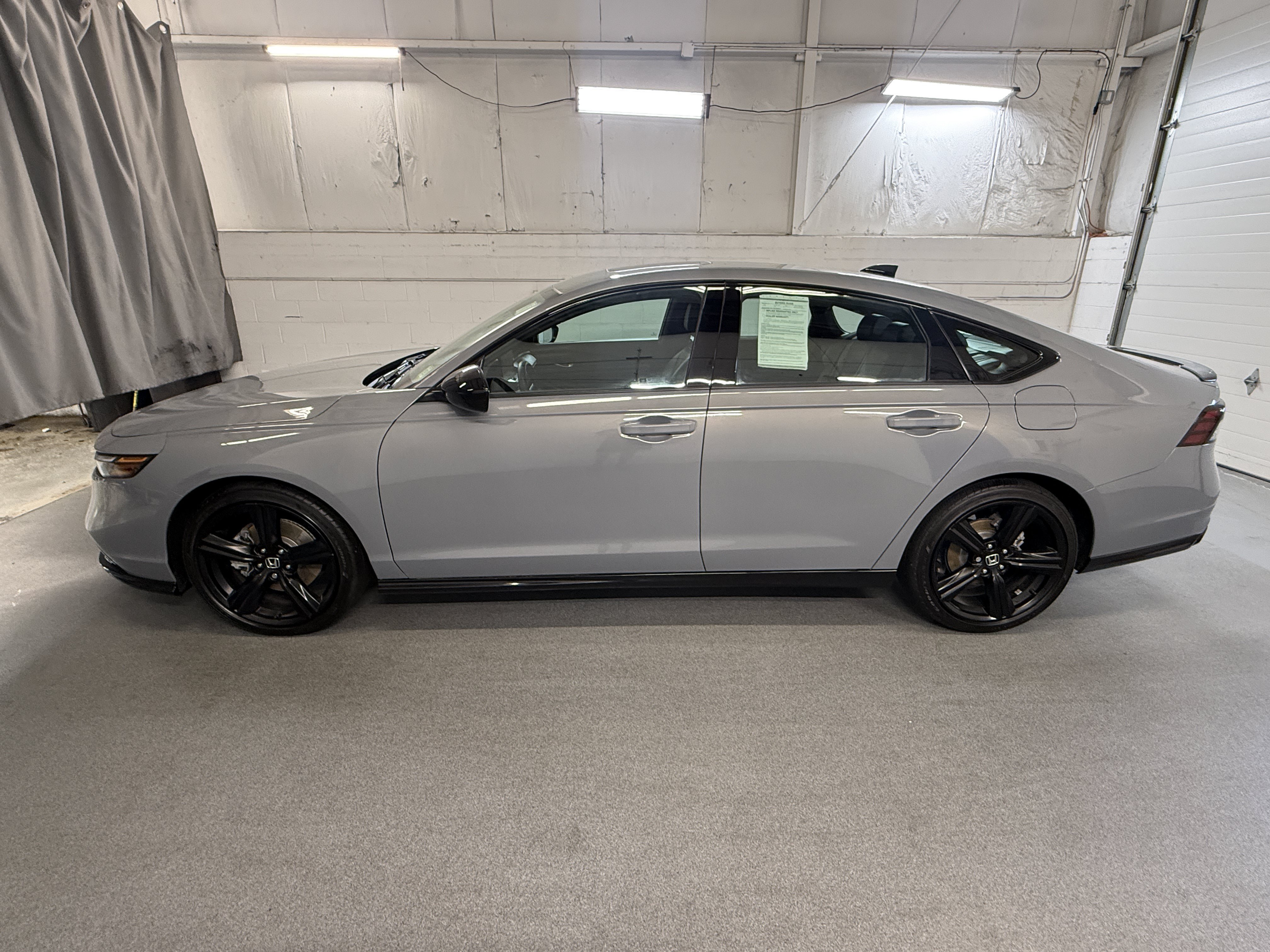 Certified Used 2025 Urban Gray Pearl Honda Sport-L image 5