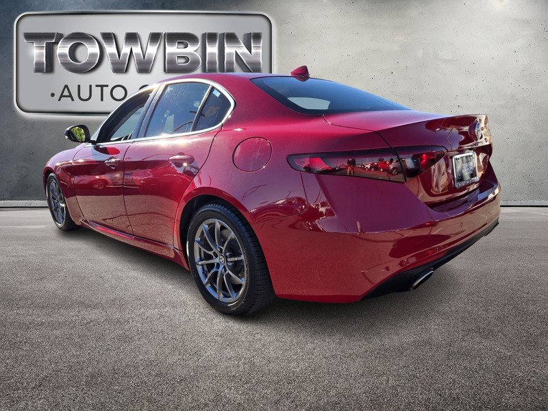 Used 2019 Alfa Rosso Alfa Romeo RWD image 7