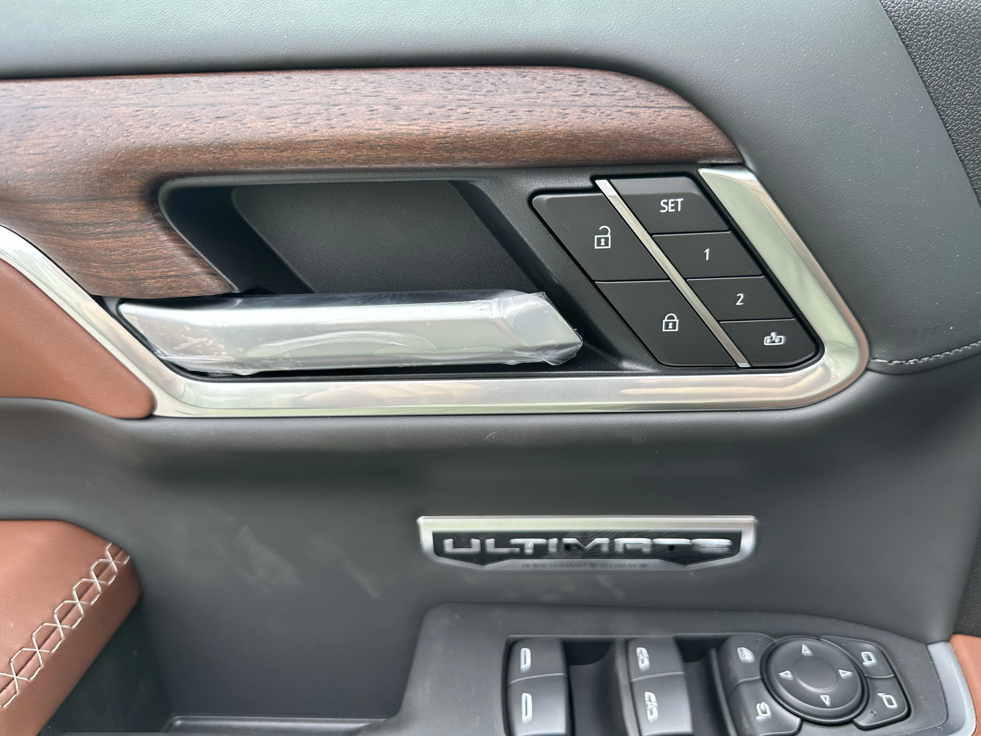 New 2026 Glacier White Tricoat GMC Denali Ultimate image 10