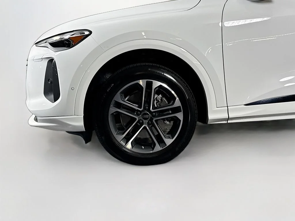 Used 2025 White Audi 2.0T Premium image 22