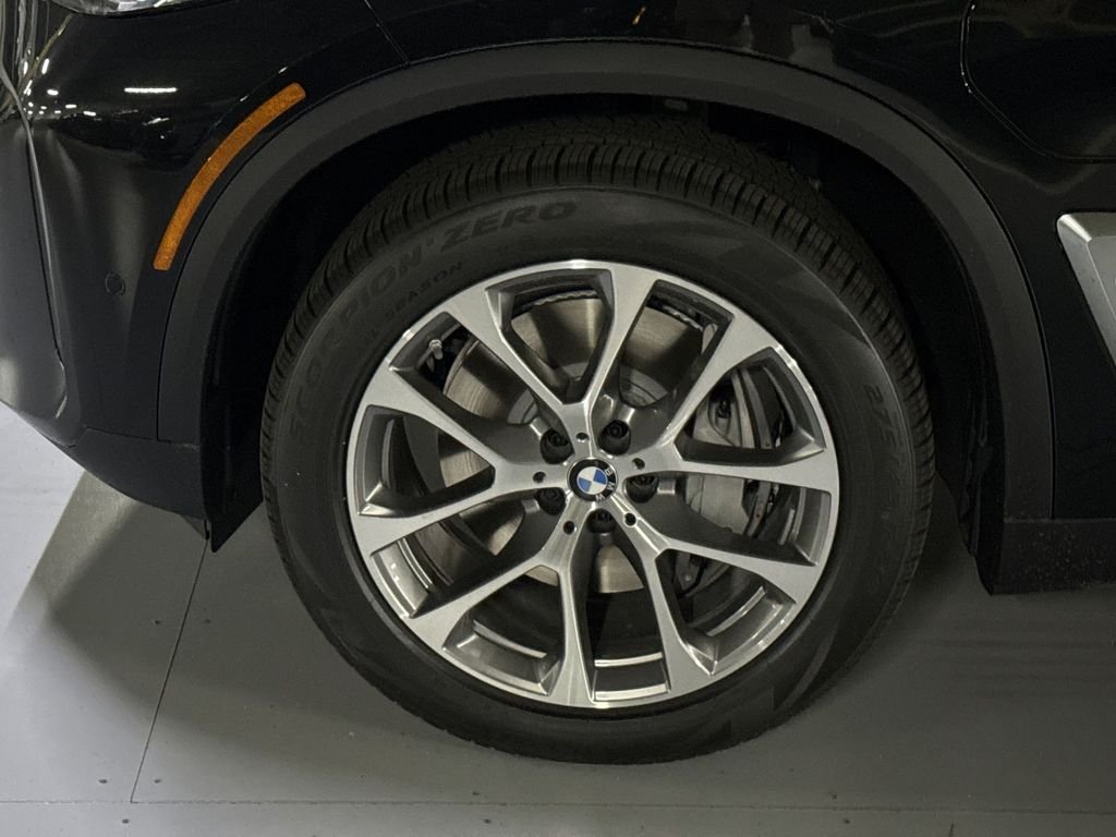 New 2026 Black Sapphire Metallic BMW xDrive50e image 10