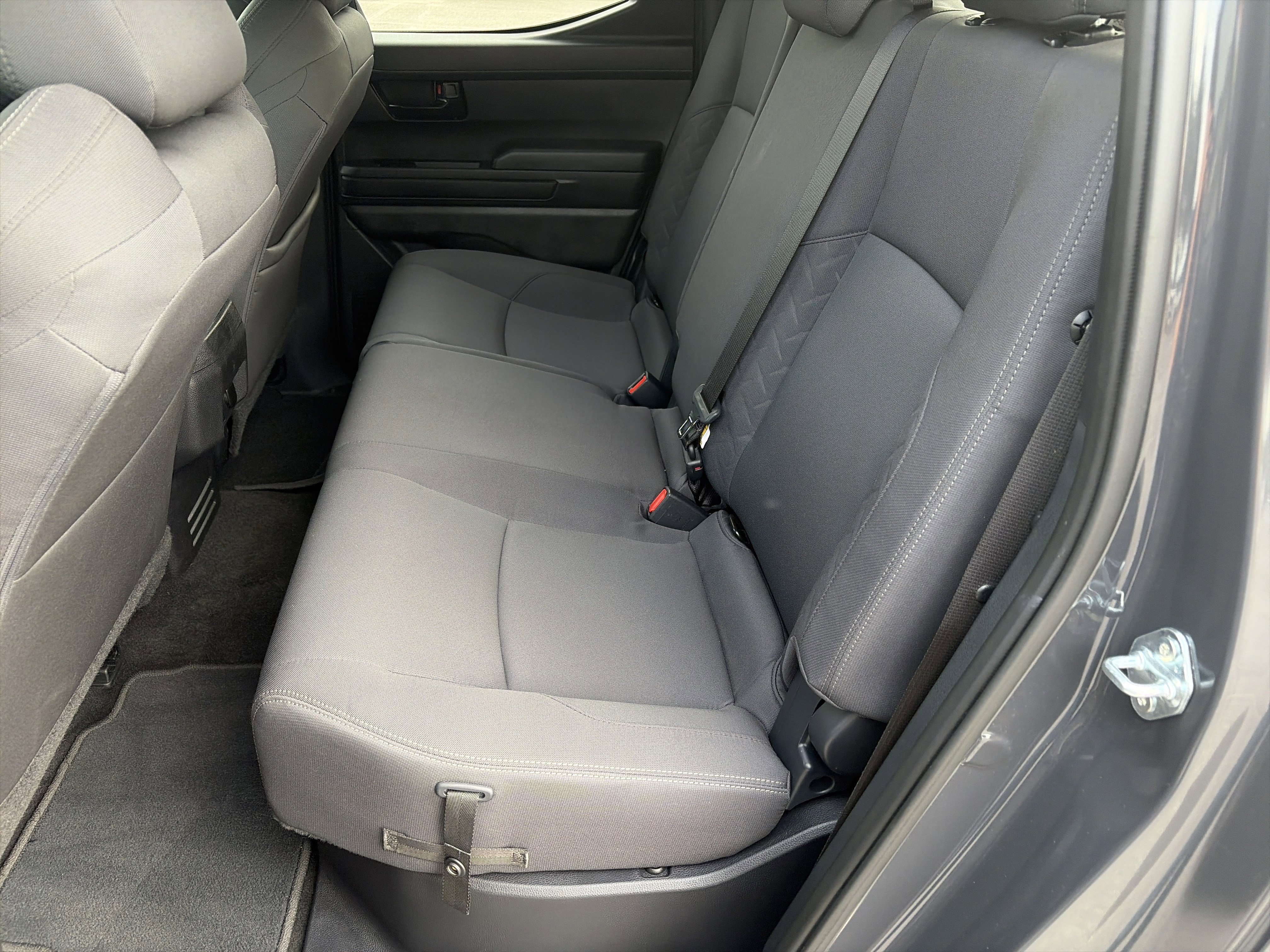 2025 Toyota Tacoma SR5 - Photo 19
