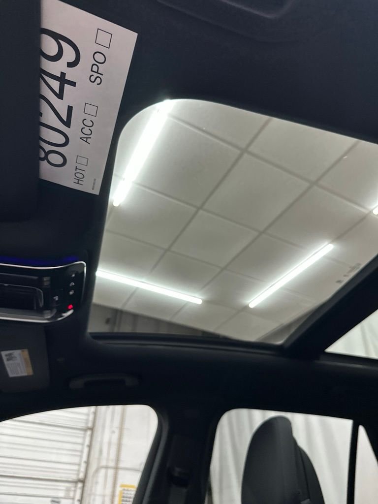 New 2027 Polar White Mercedes-Benz GLC 300 image 22