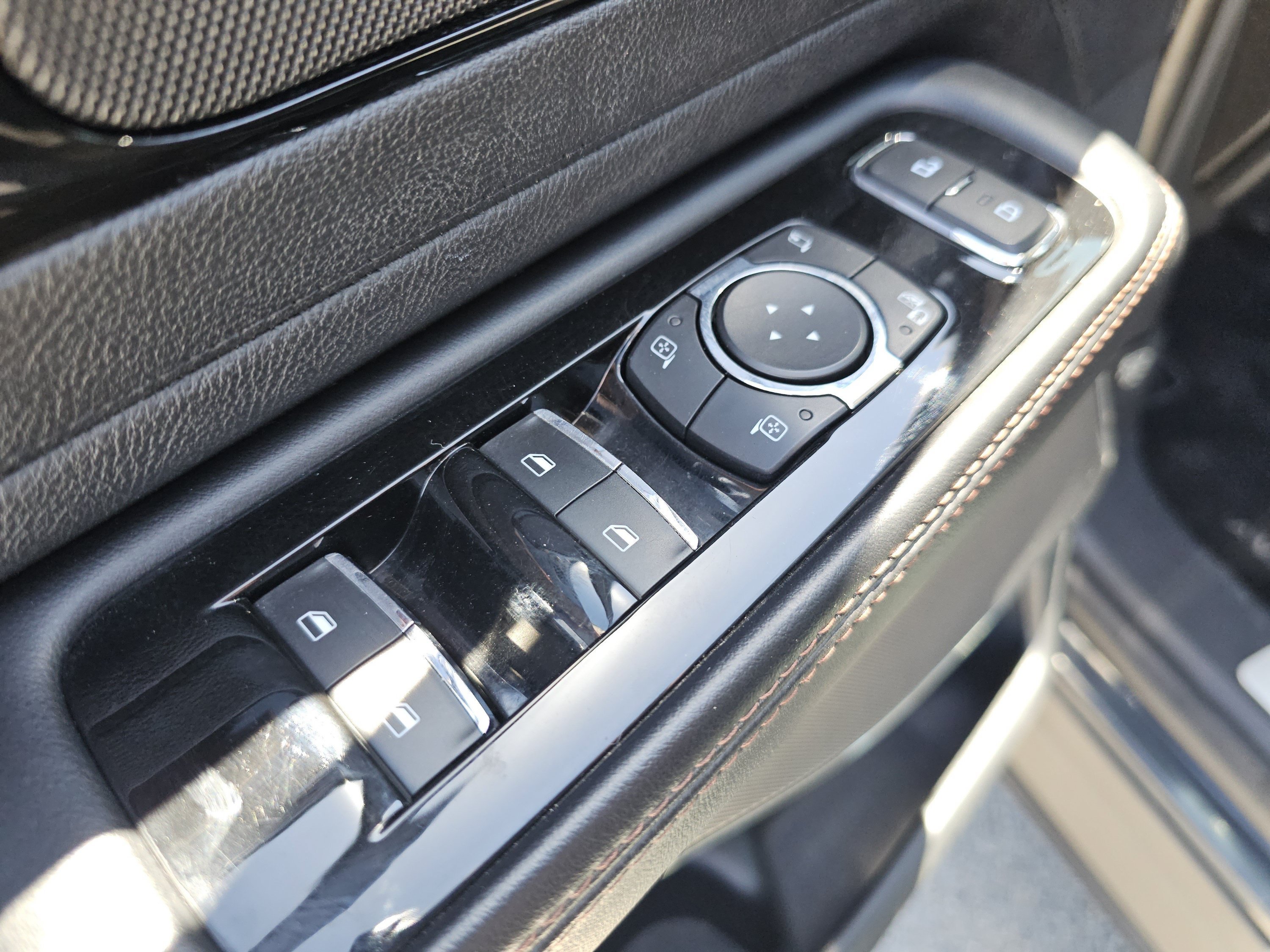 Used 2021 Blue Lincoln Reserve image 32